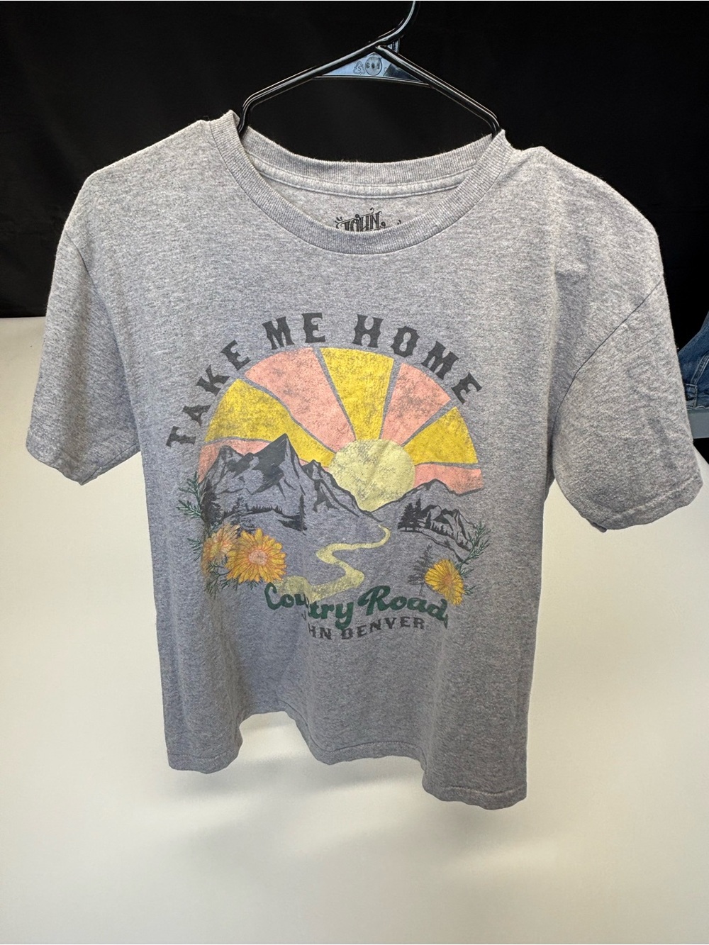 John Denver T-Shirt Take Me Home Country Roads Graphic Tee Gray Woman’s S